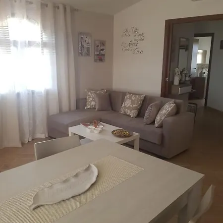 La Casa Delle Rose 2 بيت للعطل